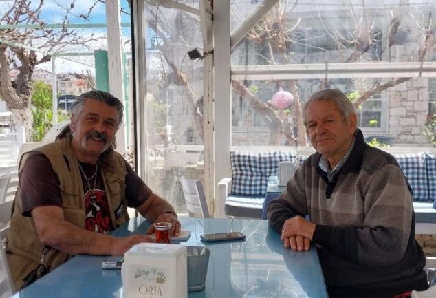 Keyifli datça haber portalı genel yayın yönetmeni oktay bala ve datça tüketici hakları derneği başkanı Orhan Keskinsoy Datça'da..