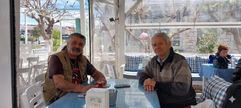 Keyifli datça haber portalı genel yayın yönetmeni oktay bala ve datça tüketici hakları derneği başkanı Orhan Keskinsoy Datça'da..